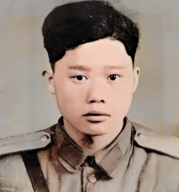 1951年1月28日，志愿军战士潘天炎因为生理需要去附近的草丛解决，回来后却意外