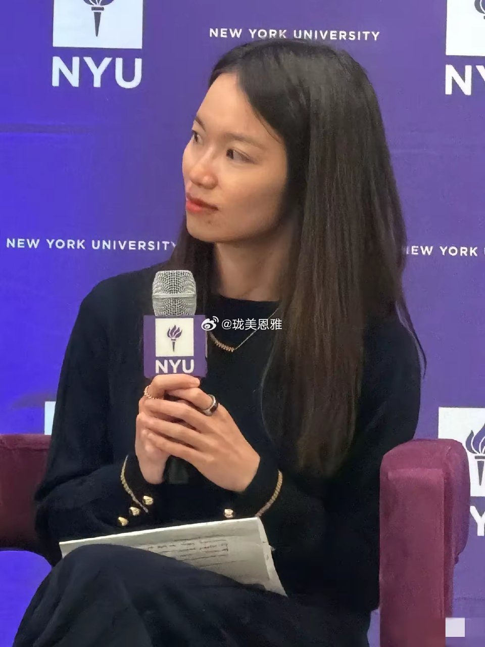 王虹出国这么多年，气质还是中国式的清纯温婉…​​​