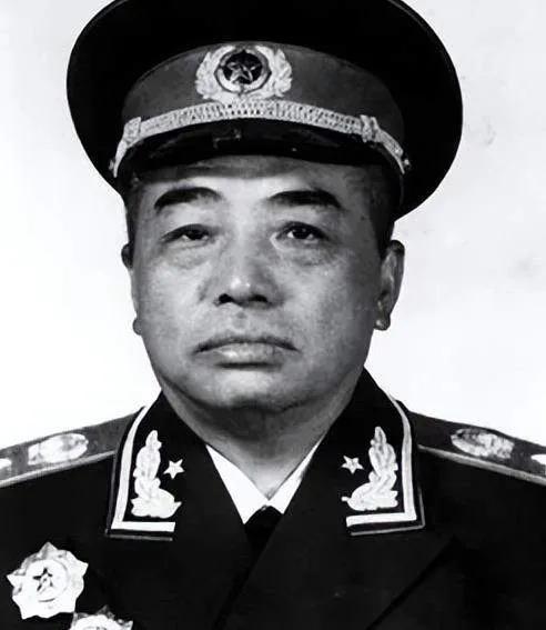 1974年元旦，彭德怀的健康状况急转直下，他已经完全瘫痪，无法自理。他似乎有一种