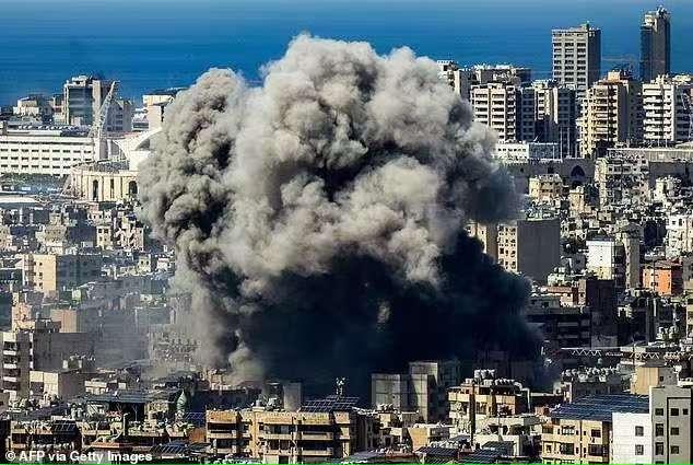 黎巴嫩真主党和伊拉克什叶派武装主动参战，一个最大作用就是给波斯正面战场吸引火力。