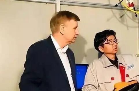当年拖家带口来中国搞航母发动机的乌克兰专家，现在都老了：专家村变老年社区，俄语角