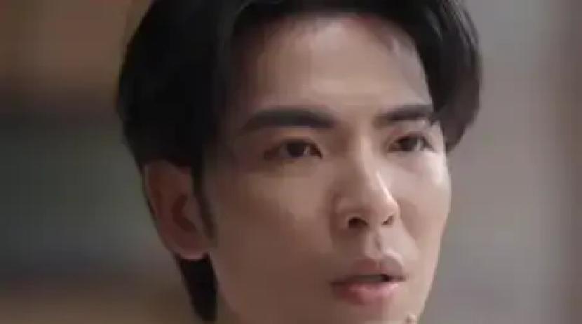 看到萧敬腾说他17岁一个月能挣两万五，鲁豫都听傻了，换成台币可就是十万多但这