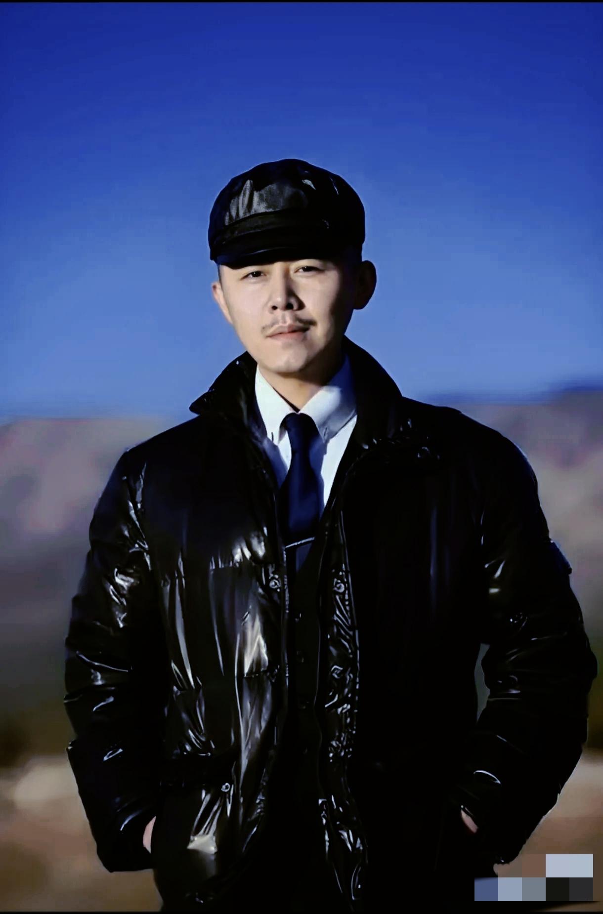 47岁的大冰提醒女性，择偶可不论贫富，但绝不能嫁不心疼自己的人。他在直播