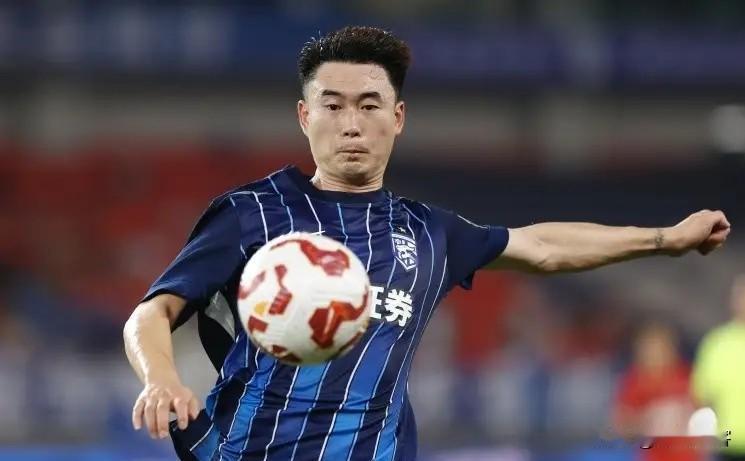 反转？邓涵文要转投河南队，听着似乎那么煞有其事，其实纯粹一派胡言！近日关于邓涵