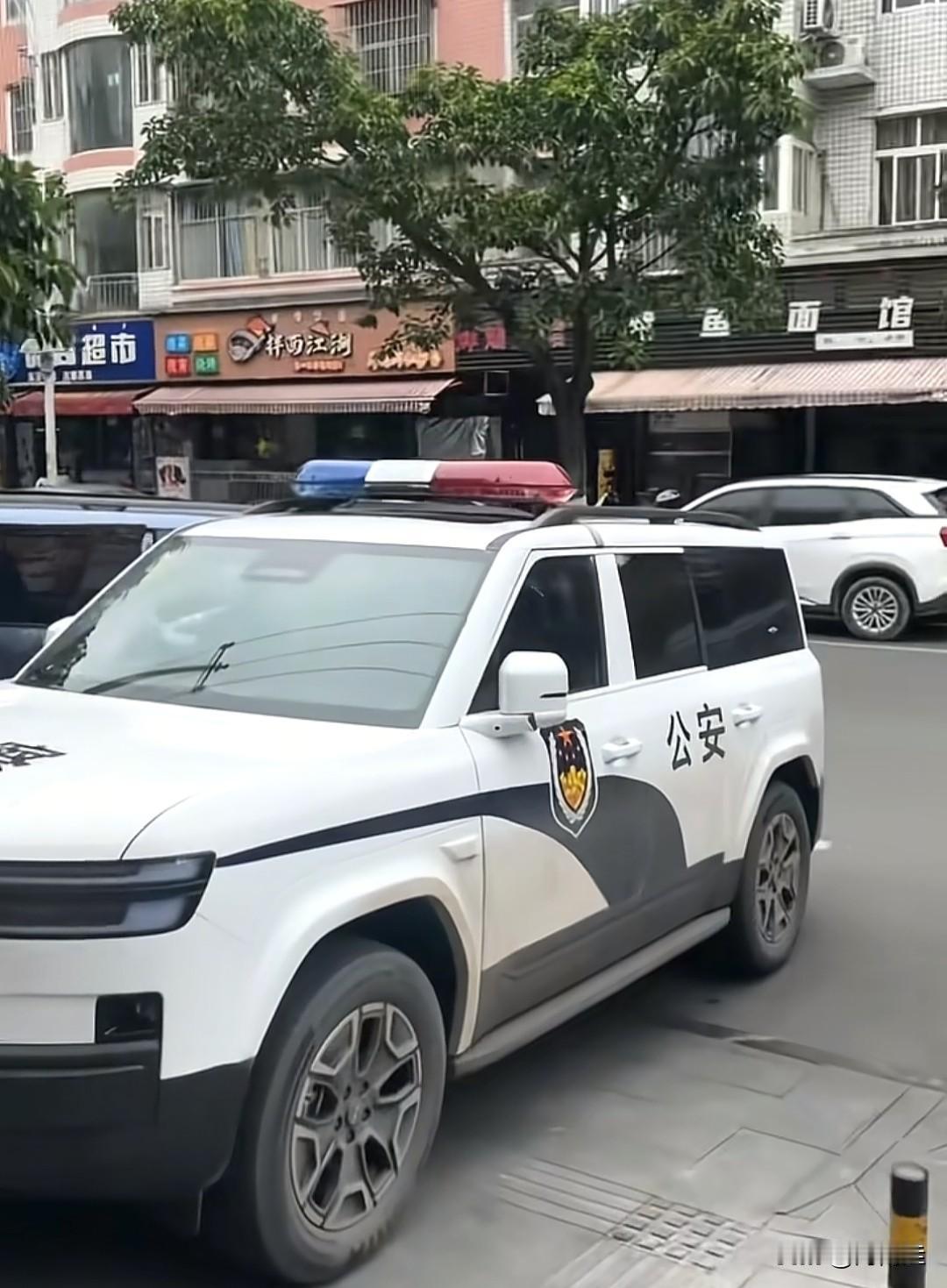 钛不一样，都很7待。方程豹钛7，上市八十天，热销50000辆。拥有方程豹钛7，既