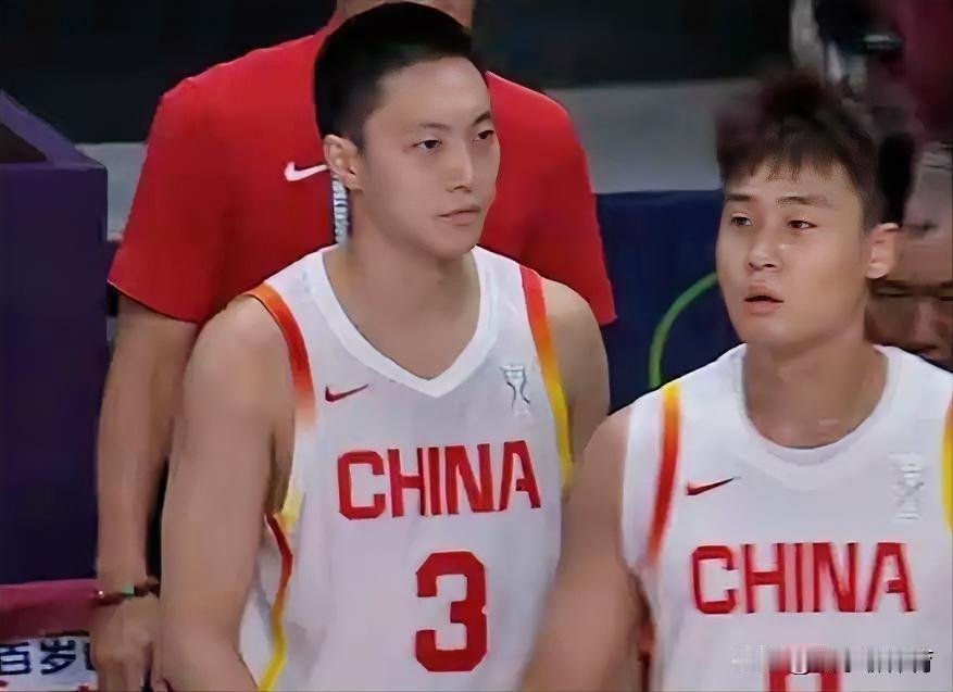 发现了吗？郭士强依然留用状态低迷的胡明轩，其实就是这三个原因。一，胡明轩虽然状