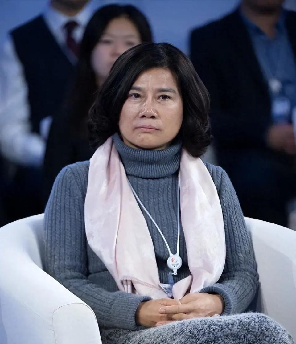 怪不得董明珠这么看重分红，虽然年薪只有1437万，但是通过分红，年收入轻松超过亿