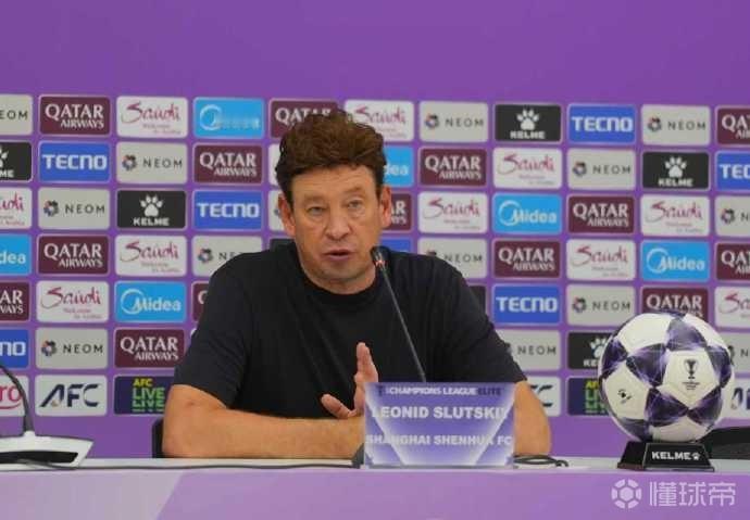 还有10天申花可能就要拿到首座中超冠军了！想想到时的画面也会很兴奋！这次联赛间隔