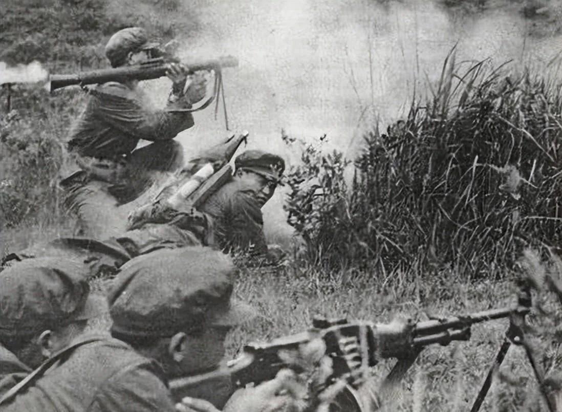 枪走火荣立三等功。俺们连刀副连长79年2月对越自卫反击战中，他所在部队是保山军