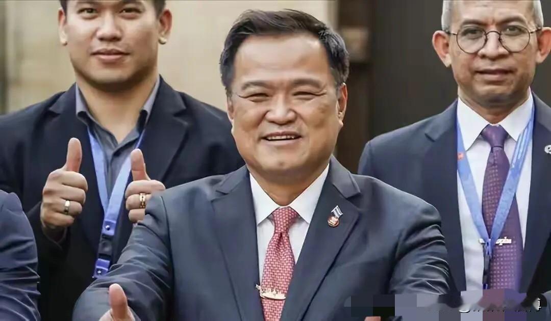 泰国人其实挺聪明的，不管是美国还是马来西亚，你们来斡旋，我态度就很好，但该打还是