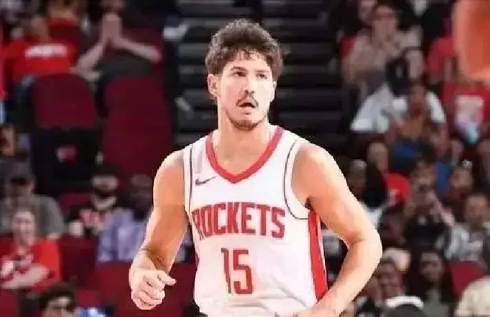 火箭换控卫的谈判已经摸到实锤？魔术活塞抢着接范弗里特8360万合同，目标直指穆雷