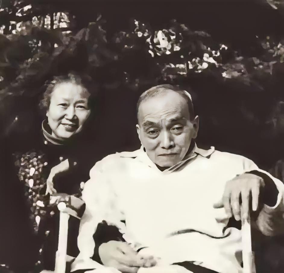 1949年4月，被关押的国民党少将范纪曼腹痛难忍，提出去上厕所。谁料半天后，范纪