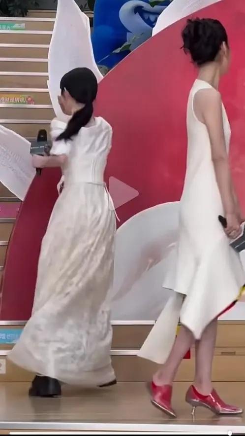 陈都灵挺高的，为什么还要穿有跟的。