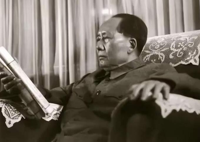 1955年授衔，四野军长被评为大校，毛主席得知：他怎么能是大校1955年，初