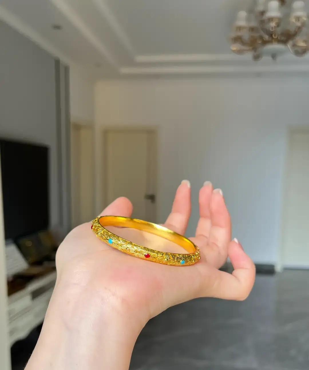 刚买2天就亏1000！20克古法手镯，刷卡2万5，金价从1000掉到969