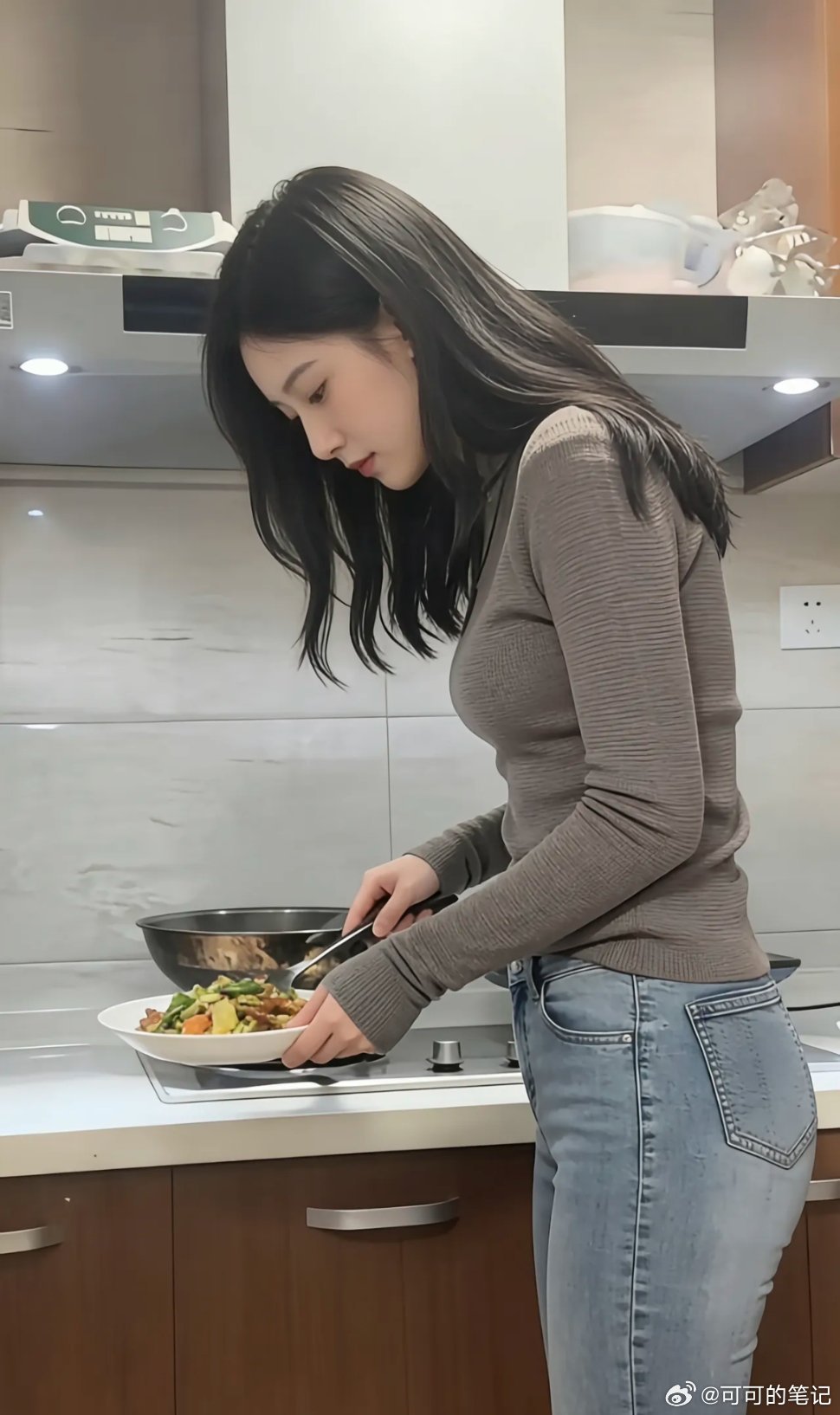 女人真正的魅力，从不是五官多精致，而是骨子里的从容、谈吐里的修养、待人时的温柔、