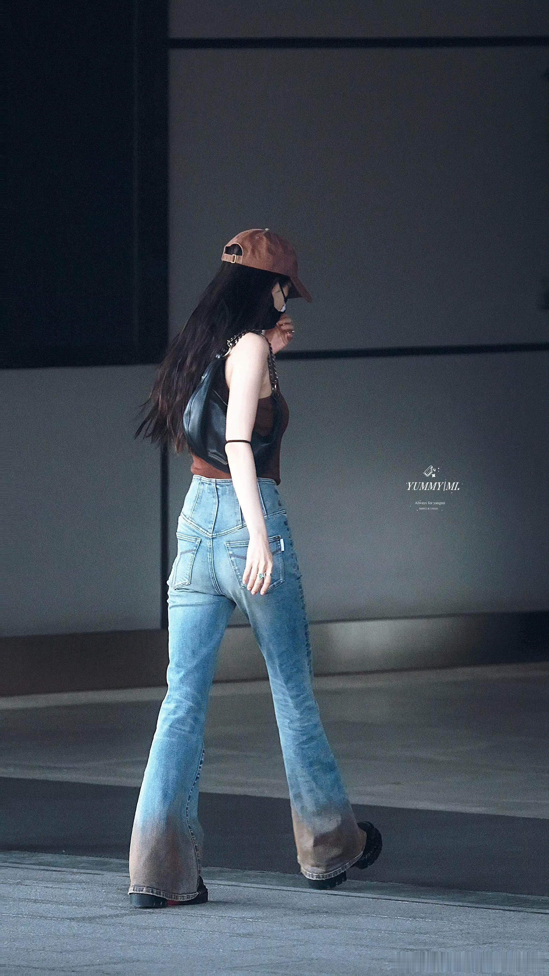 杨幂裤脚杨幂私服好美[爱心]​​​
