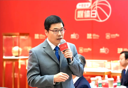 李梦回不回，不是宫鲁鸣一句话，是郭振明一句话。亚洲杯第六，宫鲁鸣把锅甩给“战