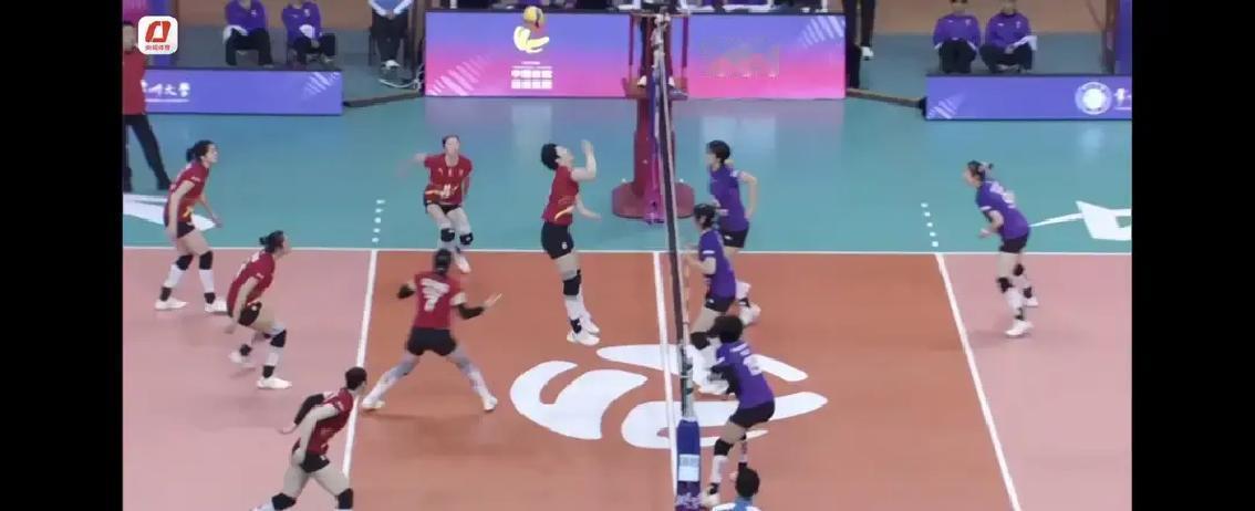 天津这回真栽了，不败金身被江苏一把扯掉。打到第五局23比21，心脏差点蹦出来。