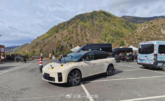理想i6已曝光了5个颜色，大家想选哪个[思考]估计得加钱​​​