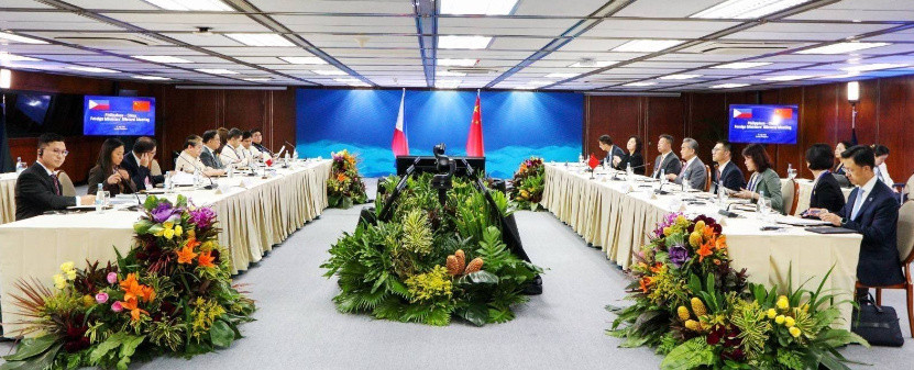 菲外长态度有点嚣张，会见中方时态度强硬：必须拆除潟湖建筑物！  7月2...