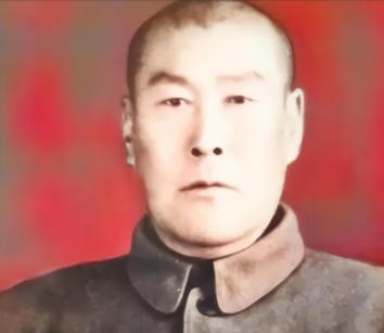 1942年，一女八路从来不洗脚，引起了游击队长甄凤山的警惕，他半夜潜入女队员房间