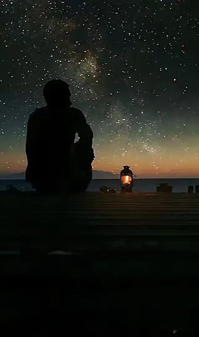 男人一定要有出息才行，有以下几个标准才是有出息的男人。1:男人有挣钱的本事，知