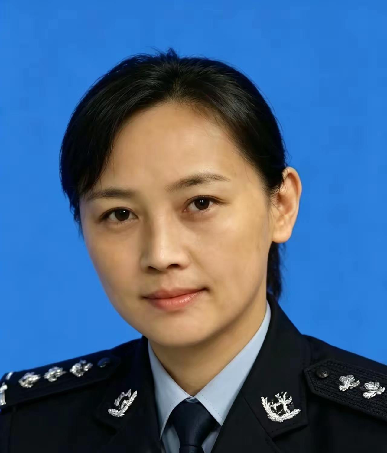 深耕反扒一线近三十年！上海女警姜峻用坚守守护城市烟火平安姜峻，1972年出