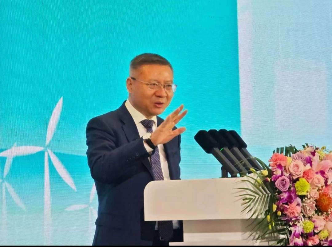 张维为教授的震撼回答。很多网友都知道的，前几天复旦大学张维为教授参加了国际能源