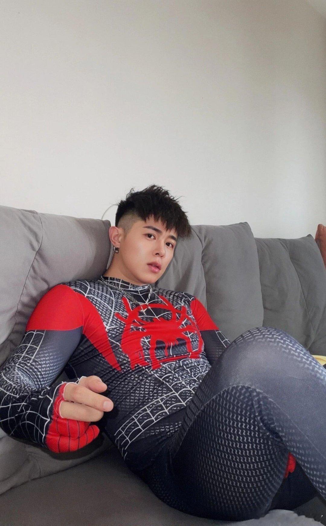 你会不会很喜欢肌肉男体育生