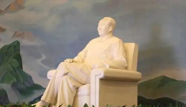 有人提议在全国范围内拆除毛主席塑像，是谁提议的，名字可以公开吗？谁敢拆除毛主席塑