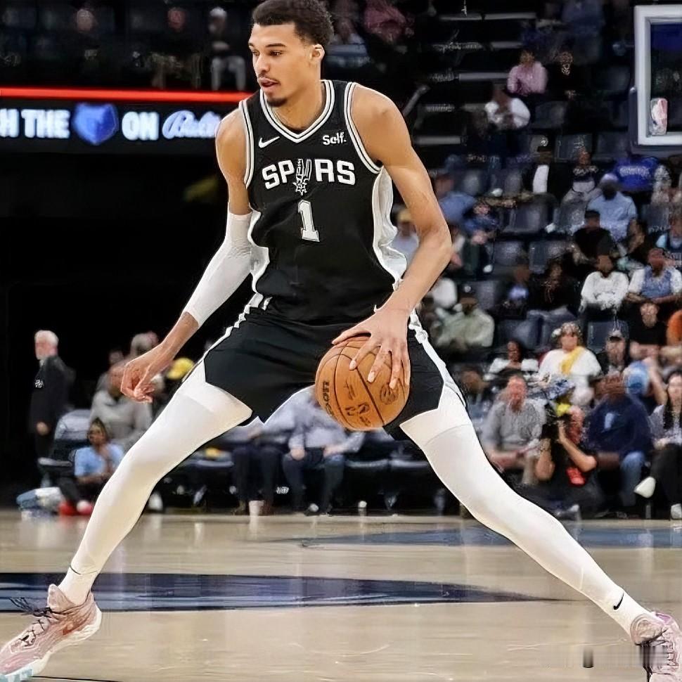 同届状元、探花，天差地别！马刺111-98战胜开拓者，轻松取得开门红！文班亚马