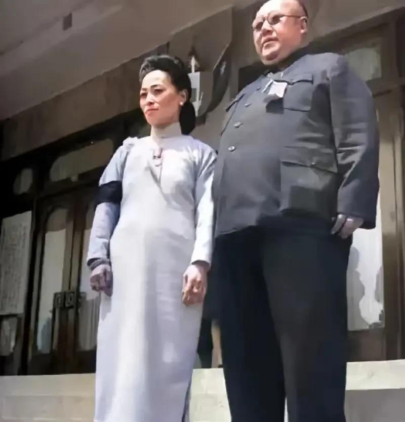 1956年马鸿逵逃到美国后，依旧过着穷奢极欲的生活，他长期主政宁夏，对老百姓各种