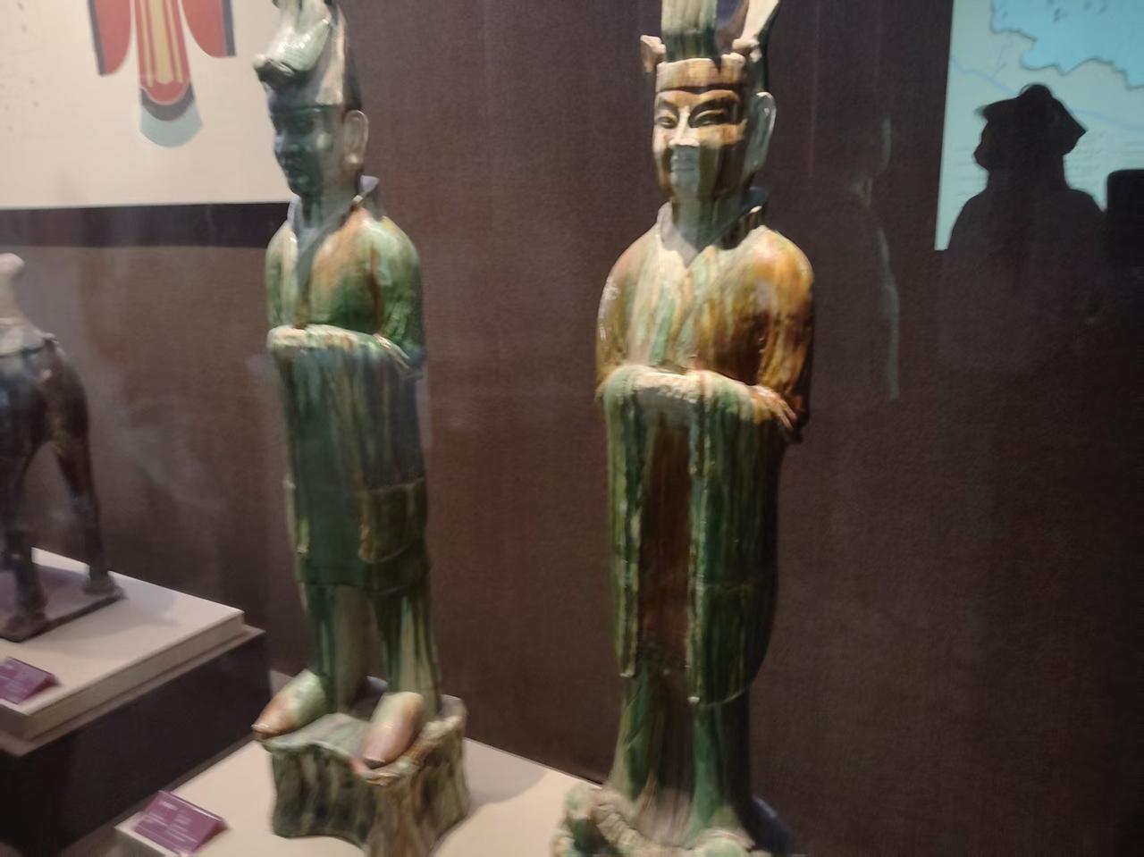 当五代的开国皇帝在地下遇到:李存勖:劳资是沙陀人。石敬瑭: