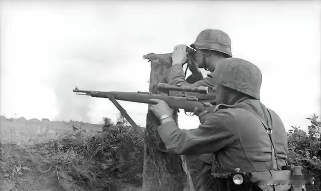 1938年的战场奇迹：老兵的一枪，藏着多少生死沉淀1938年，中国哨兵突然
