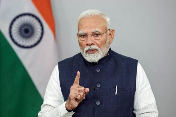 印度的翻脸速度是真的快！事情得从3月初说起，中东局势一紧张，霍尔木兹海峡的航