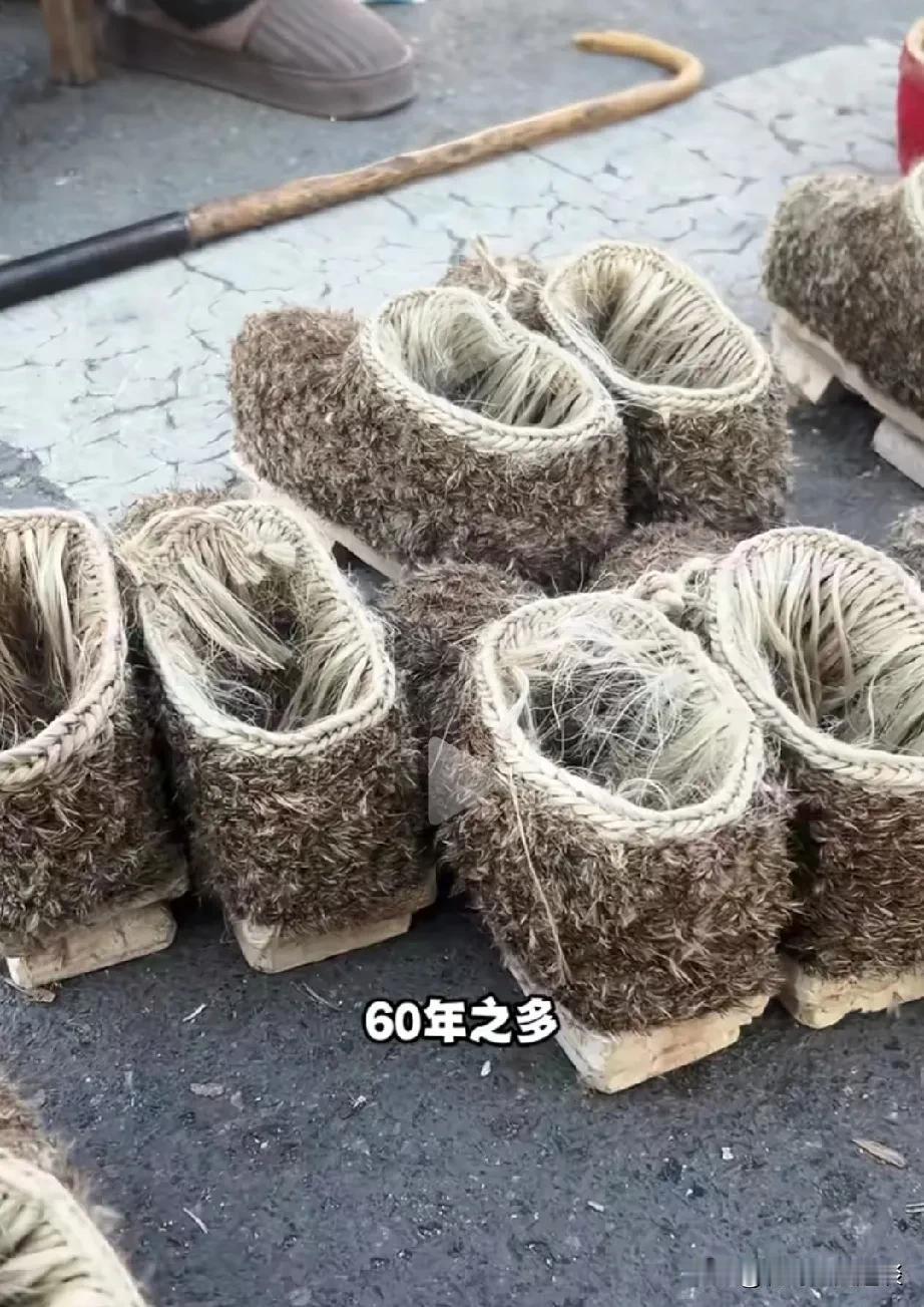 谁穿过这样的鞋子，你们那里还有这个吗？估计这个东西大家见过的都在40-50岁以上