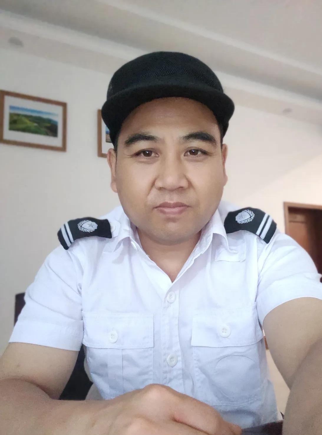 五十多岁的人找工作真的不要再挑剔了，有份保安工作干都很不错了，因为我们已经错过发