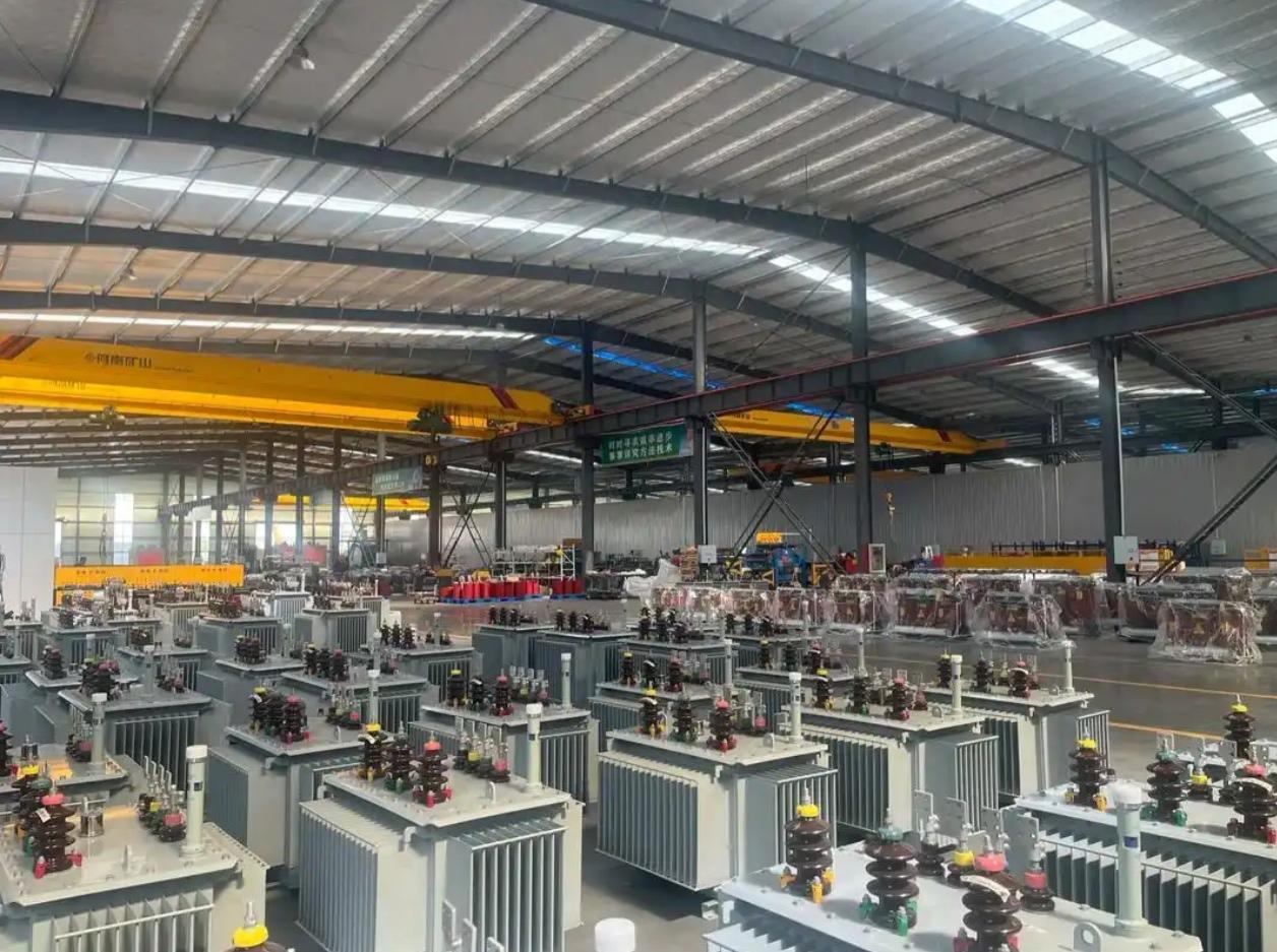 AI算力引爆“电力心脏”危机！中国工厂满产，订单排到2027年马斯克三年前的