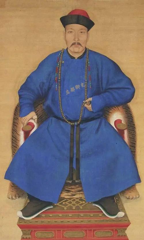 阿巴泰干啥啥行，就是吃了出身的亏，要不然弄个铁帽子王应该手到擒来。努尔哈赤那么