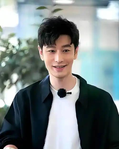 黄晓明怒喷白眼狼，这回他是真被气到了。9月10日那场访谈，他一点没留面子，