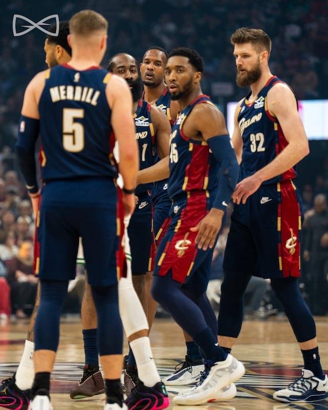 骑士输魔术，并不是坏事！因为他们守住了东部第四的位置！原本骑士只落后尼克斯0.