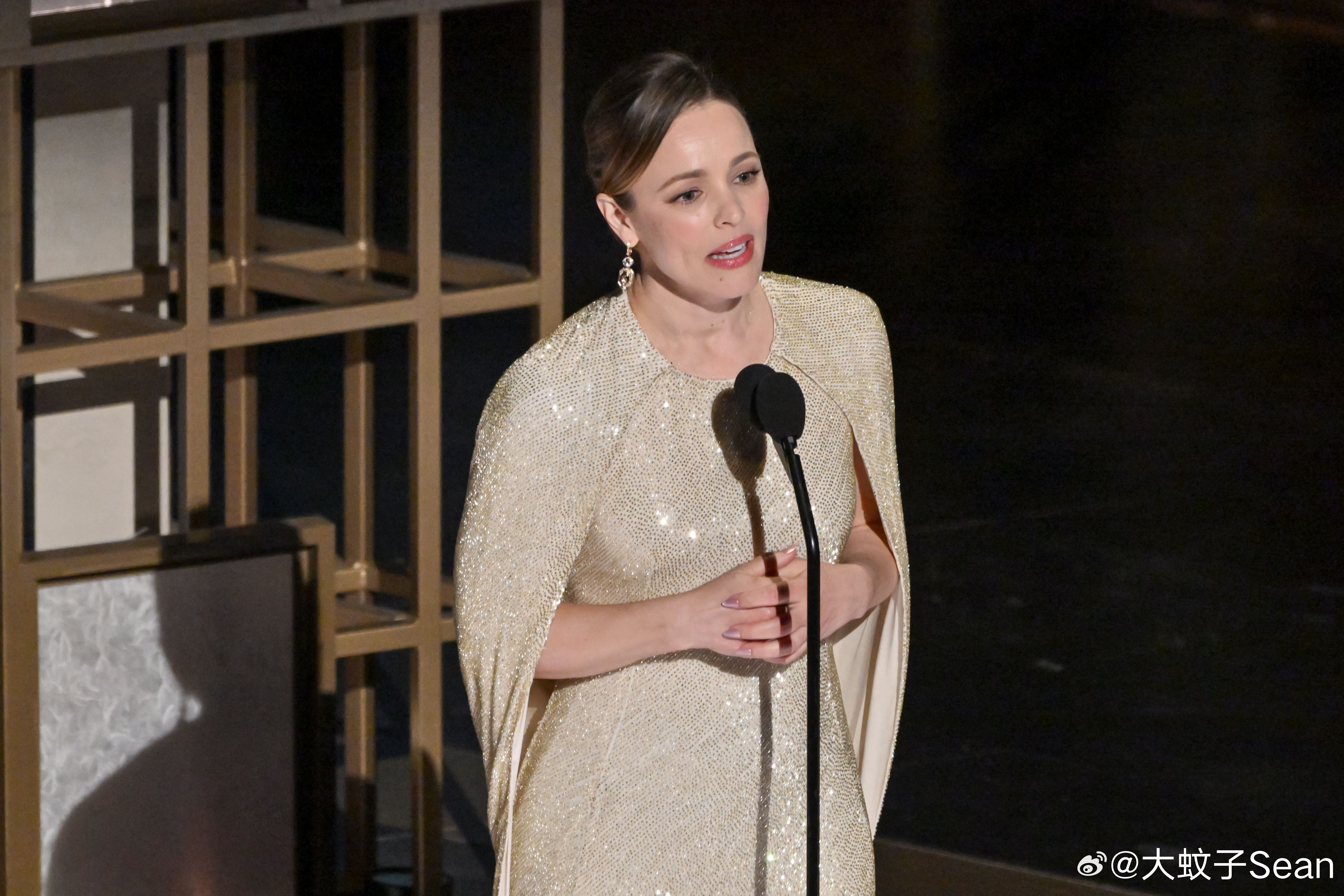 rachelmcadams瑞秋麦克亚当斯惊喜亮相第98届奥斯卡颁奖礼，上台致敬