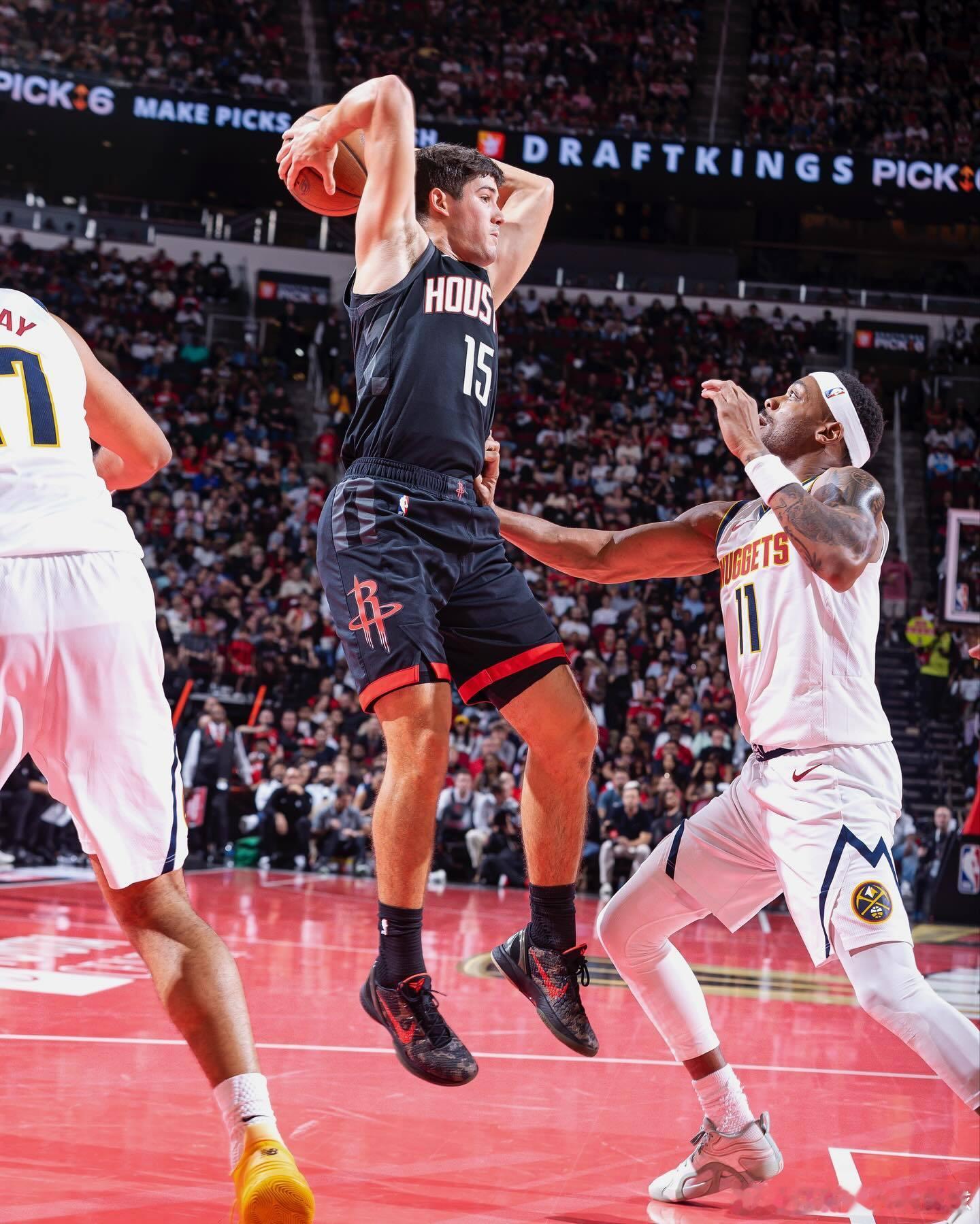 “里德·谢泼德爆发了”。掘金队主教练大卫·阿德尔曼在赛后表示，“我们都清楚他天赋