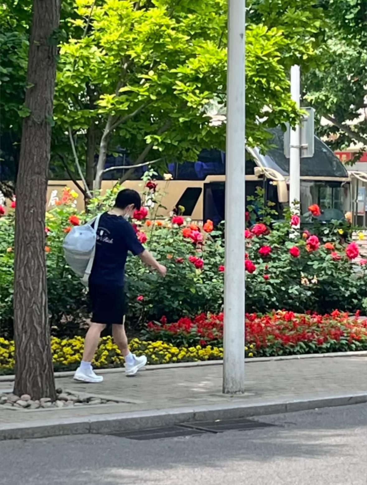5月19日国乒主力队员全部收假归队——孙颖莎短袖短裤上训啦！伦敦百年团体世乒赛