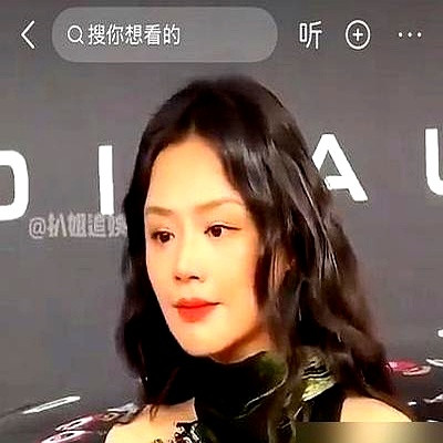 新戏片场碰上一个眉眼像极了前任的女演员，欧豪的第一反应不是多看两眼，而是扭头就躲新剧《交锋》刚开机，