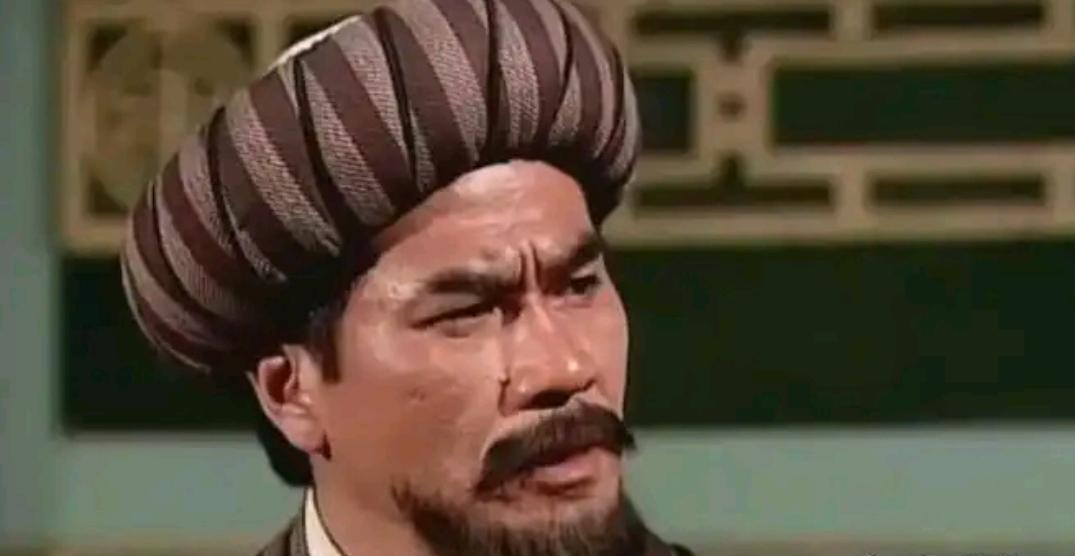 《神雕侠侣》中最具哲学内涵的对决，当属华山绝顶洪七公与欧阳锋的终极交锋。这