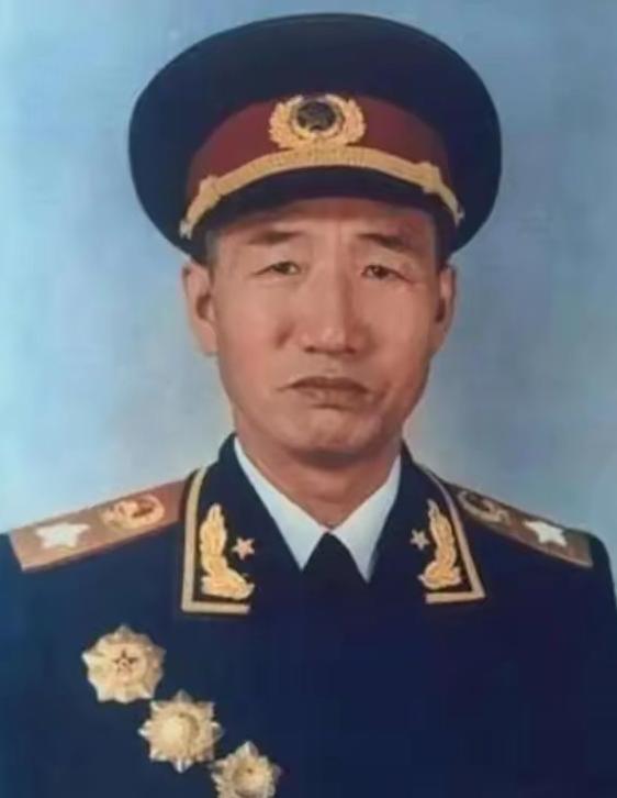 韩先楚在徐向前家吃过一次饭，此后就再也不敢吃第二次了。徐帅儿媳王彦彦也曾在徐帅家