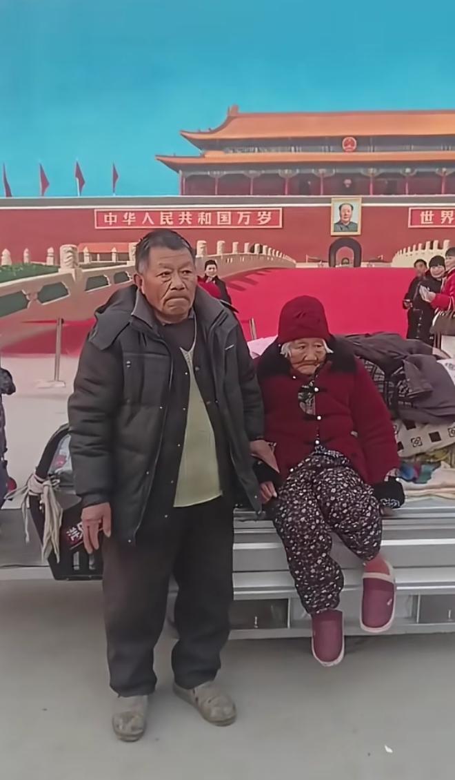 看了好多网友打卡吴承言画的天安门我没哭，唯独这次我哭了。吴承言圆了村里老年人