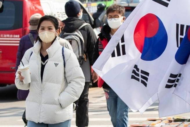 🌛韩国为何宁愿养宠不生娃？年轻人连生育的勇气都没有韩国作为东亚发达国